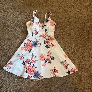 Women’s short flower dress size small